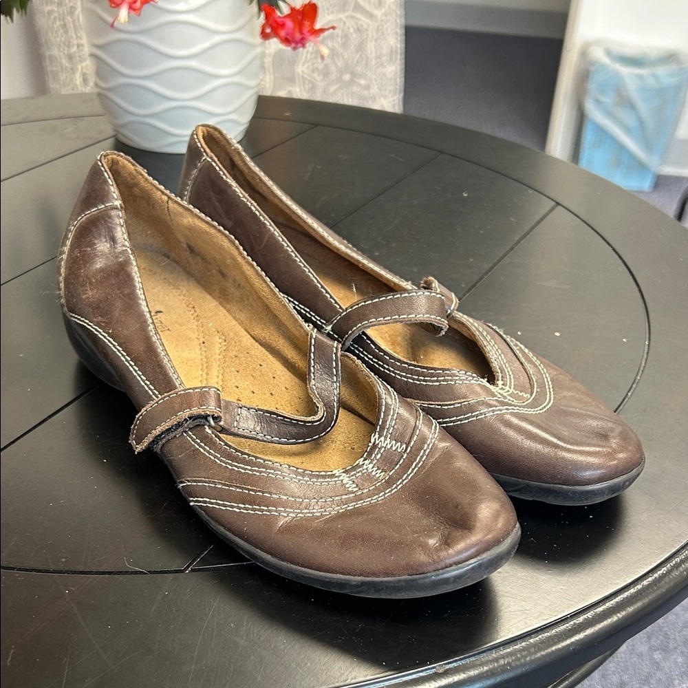 Naturalizer Brown Leather Mary Jane Flats with Contrast Stitching 7